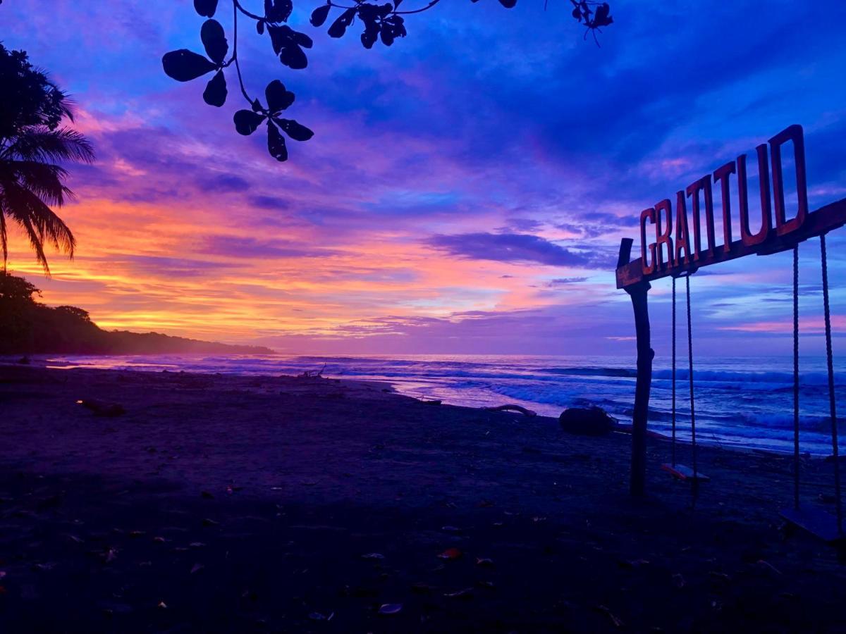 Отель Faith Glamping Dome Costa Rica Мансанильо Экстерьер фото